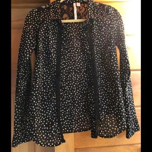 LAUREN CONRAD BLACK FLOWERED BLOUSE sz XS